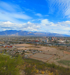 A view of the city of Tucson, Arizona and the bordering mountain range